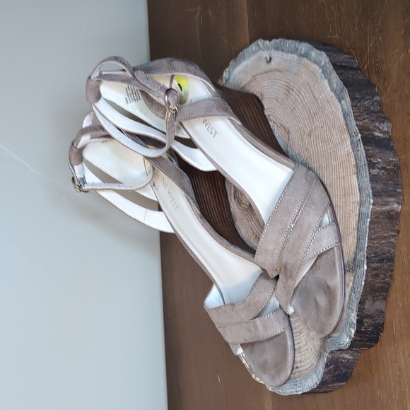 NINE WEST wedge heels with ankle strap- suede nude - Picture 1 of 12